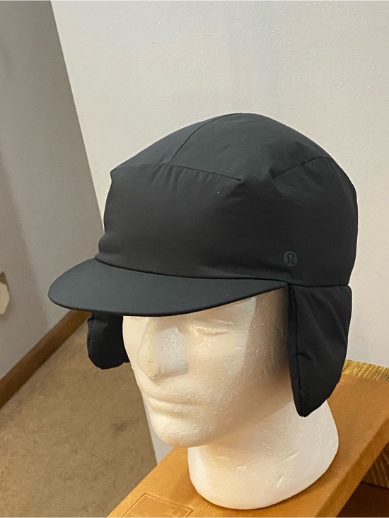 Lululemon Navigation Loft Trapper Hat Black XS/S Insulated Puffer Ear Flap Cap